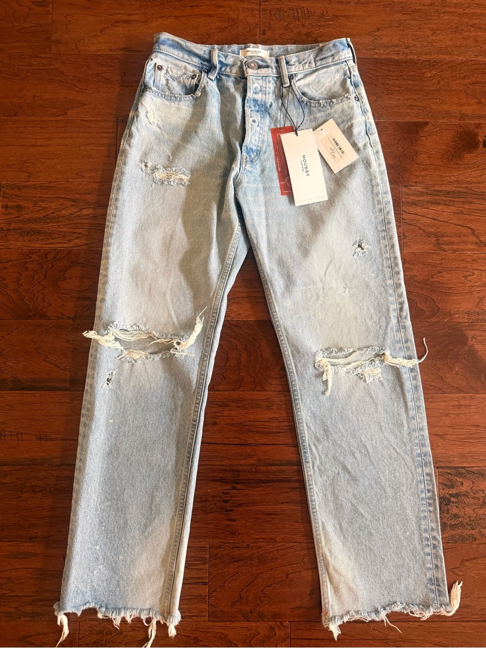 NWT Moussy Vintage Odessa Wide Leg Straight Light Blue. Size 28.